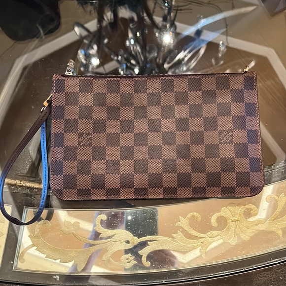 Sold!❤️   Louis Vuitton Neverfull Pouch Mm GM  Damier Ebene w/Crossbody Hardware - Picture 5 of 16
